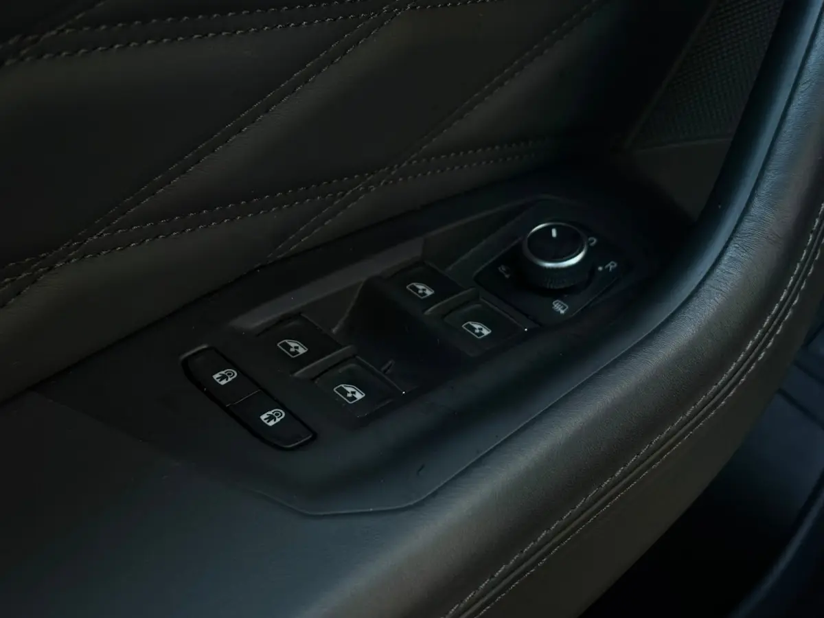 3.0 TSi 462 pk eHybrid 4MOTION R | Wegklapbare Trekhaak | Luchtvering | Dynaudio | HUD |