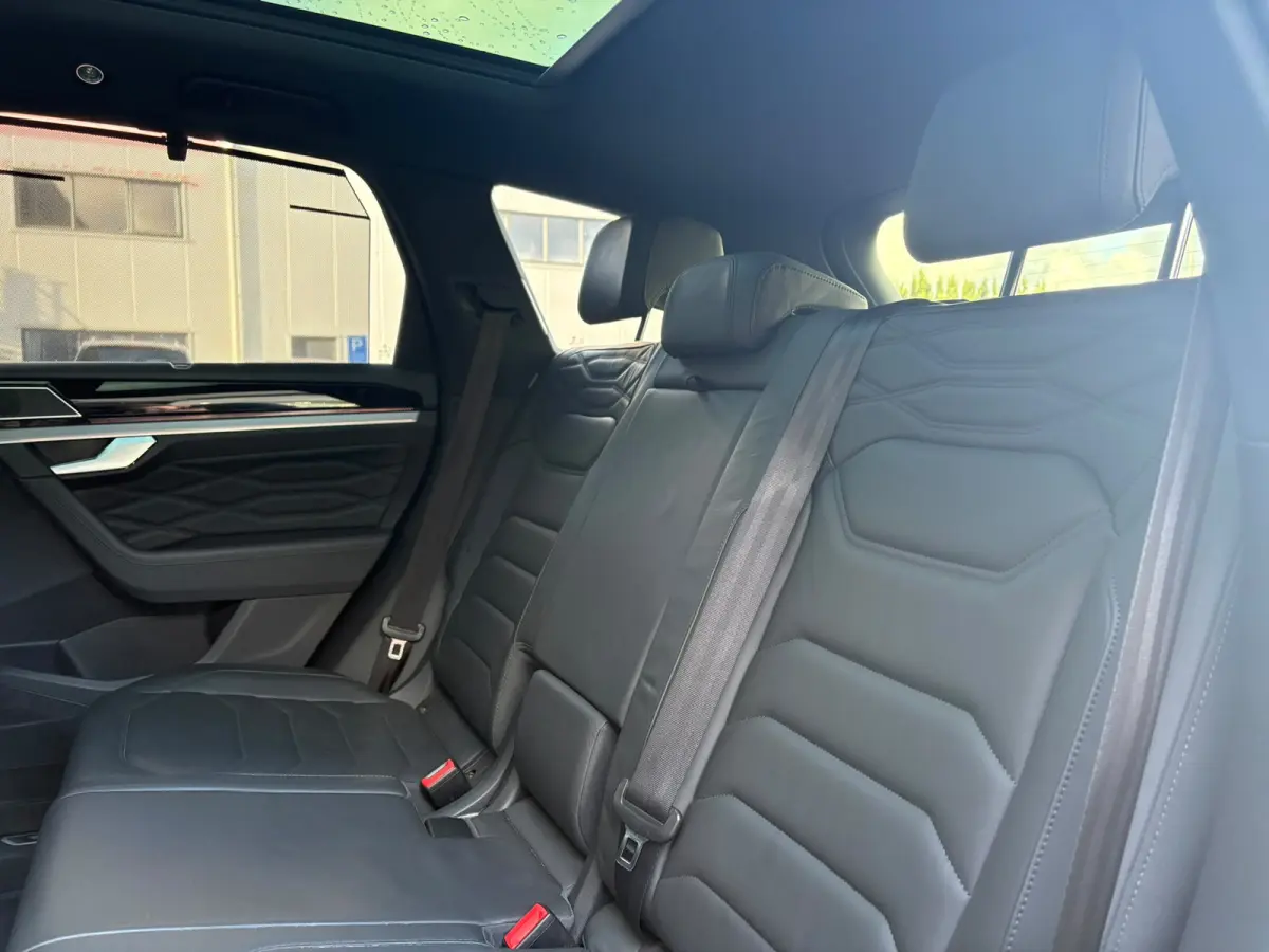 3.0 TSi 462 pk eHybrid 4MOTION R | Wegklapbare Trekhaak | Luchtvering | Dynaudio | HUD |