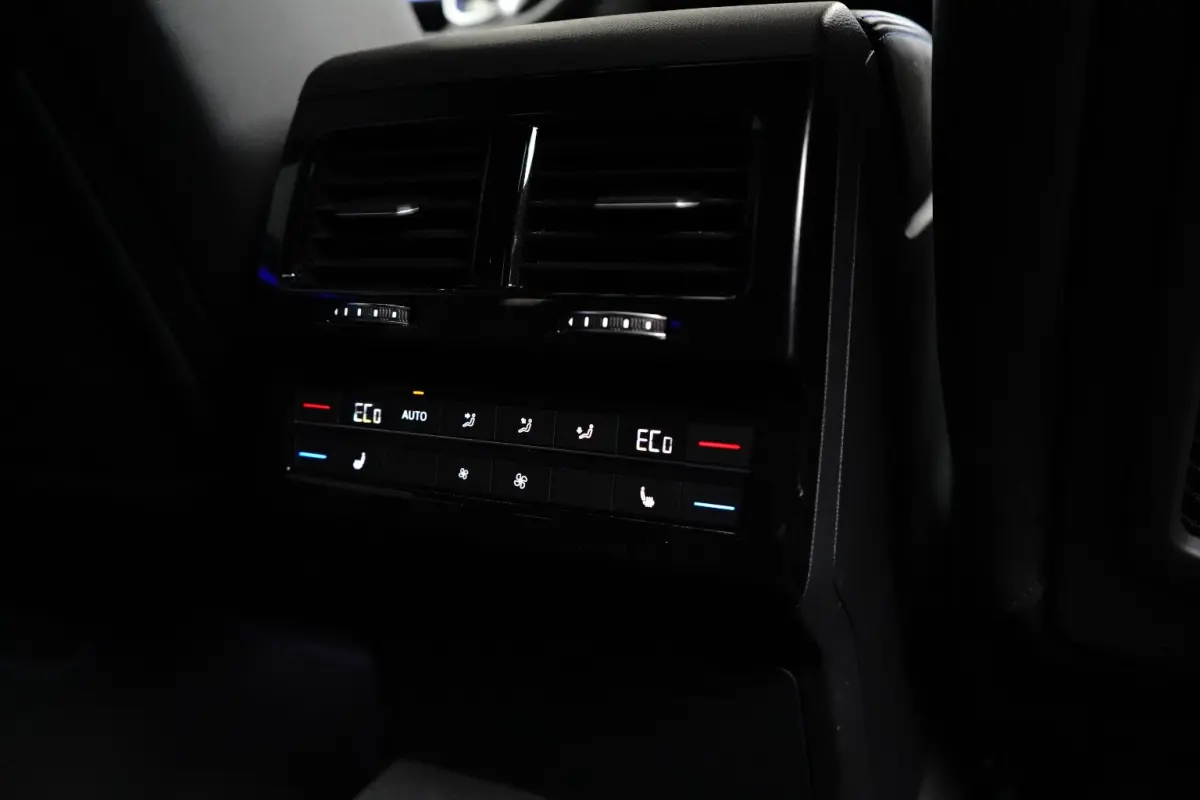 3.0 TSi 462 pk eHybrid 4MOTION R | Wegklapbare Trekhaak | Luchtvering | Dynaudio | HUD |