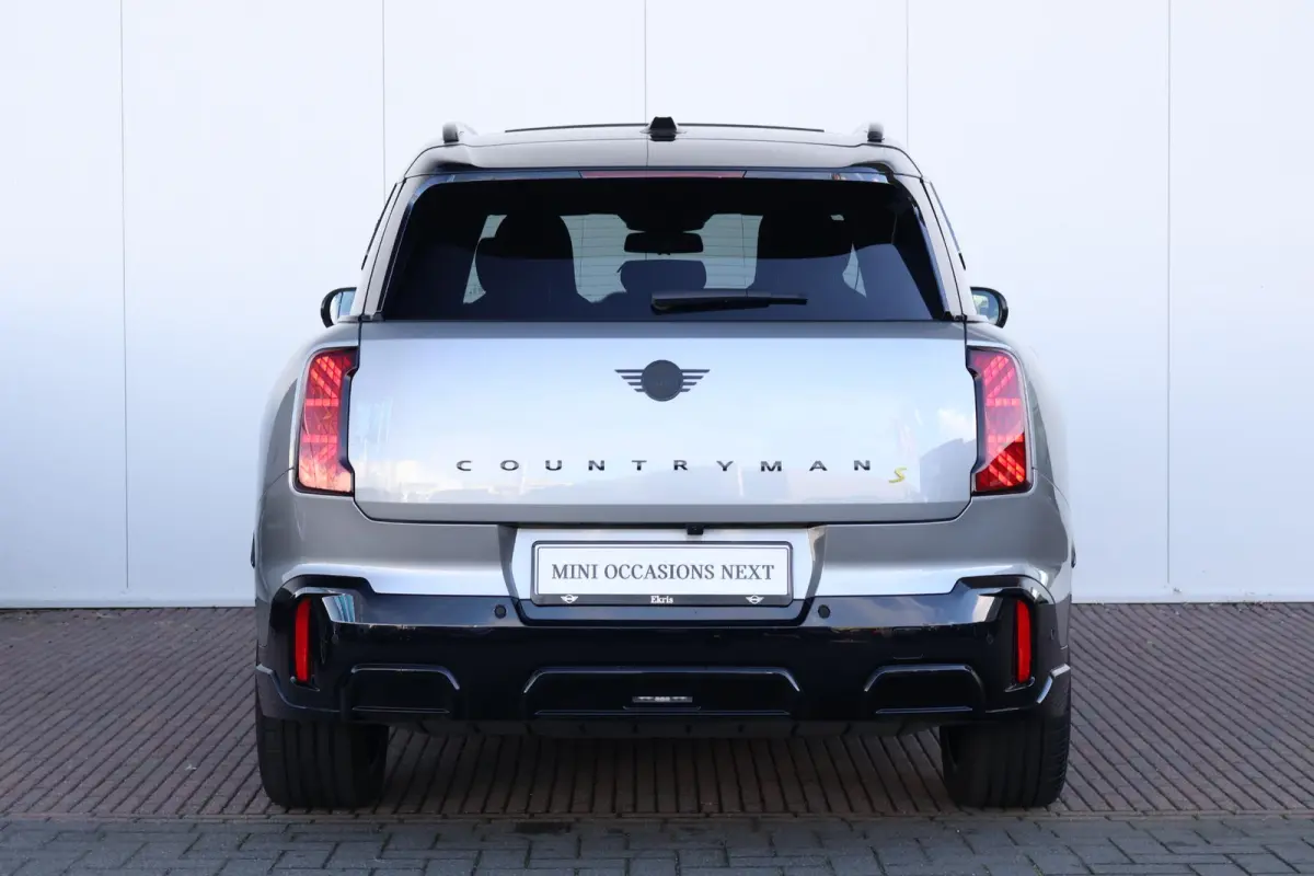 SE ALL4 John Cooper Works L 66.5 kWh | SoH 100% | Panorama Dak | Driving Assistant Plus | Parking Assistant Plus | Comforttoegang | Harman Kardon | Stuur & Stoelverwarming |