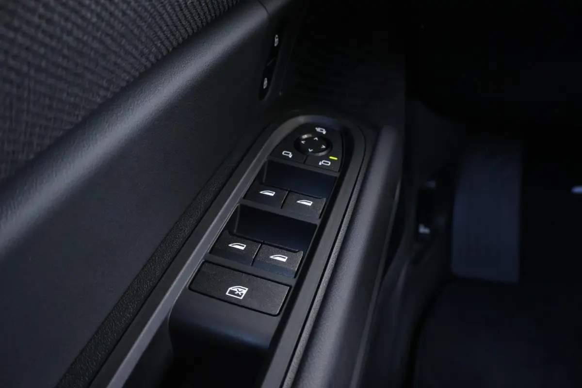 SE ALL4 John Cooper Works L 66.5 kWh | SoH 100% | Panorama Dak | Driving Assistant Plus | Parking Assistant Plus | Comforttoegang | Harman Kardon | Stuur & Stoelverwarming |