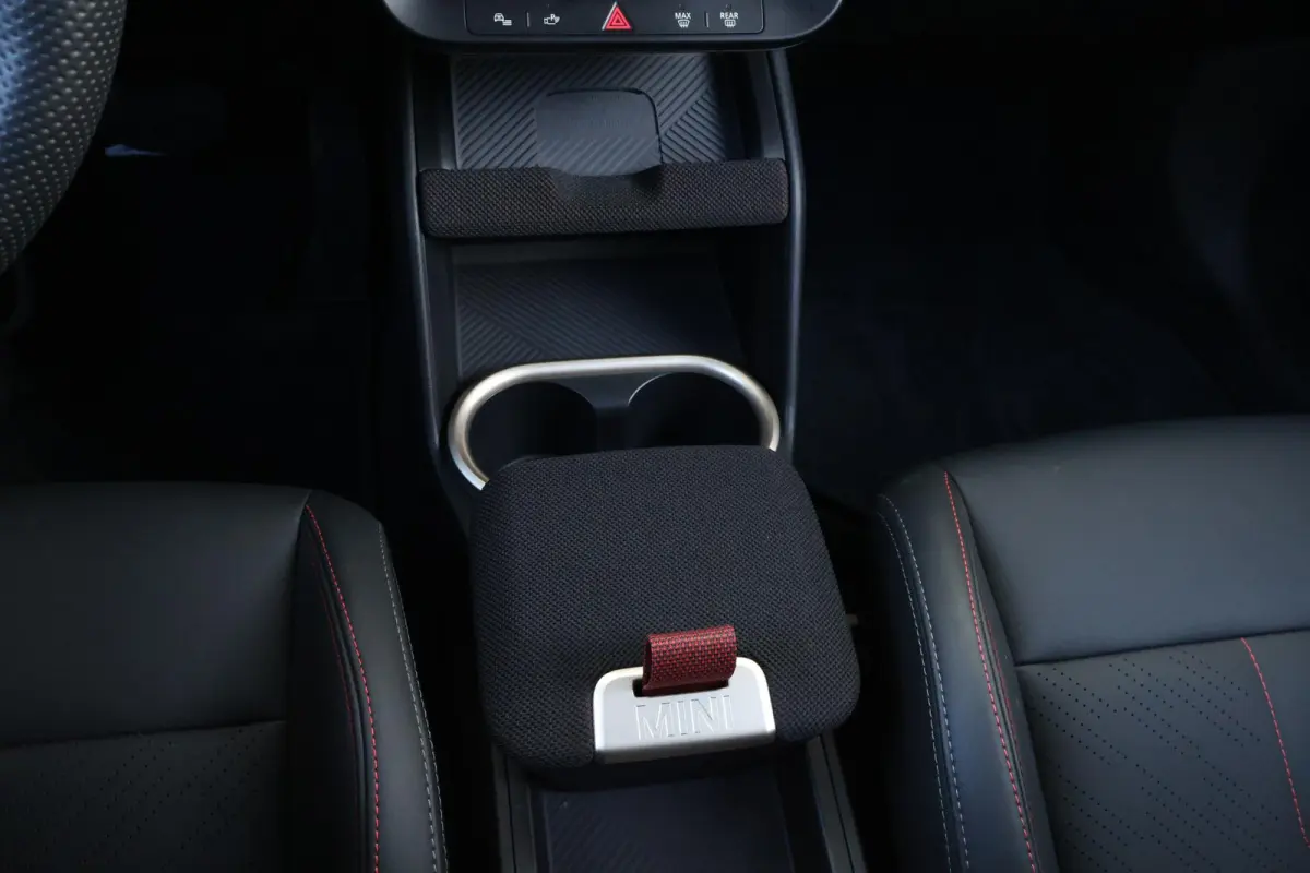 SE ALL4 John Cooper Works L 66.5 kWh | SoH 100% | Panorama Dak | Driving Assistant Plus | Parking Assistant Plus | Comforttoegang | Harman Kardon | Stuur & Stoelverwarming |