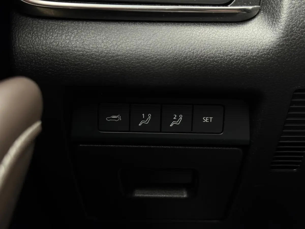 2.0 e-SkyActiv-X M Hybrid Luxury M20 NAVI|LEDER|360 CAMERA|LED