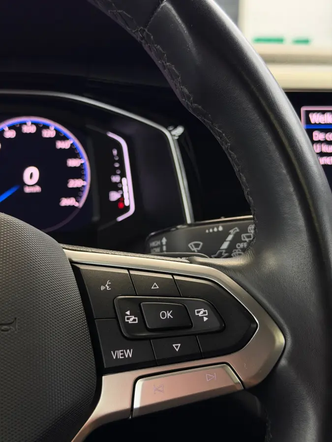 1.0 TSI 2x R-Line Panorama CarPlay Camera