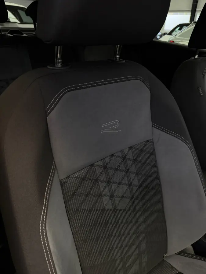 1.0 TSI 2x R-Line Panorama CarPlay Camera
