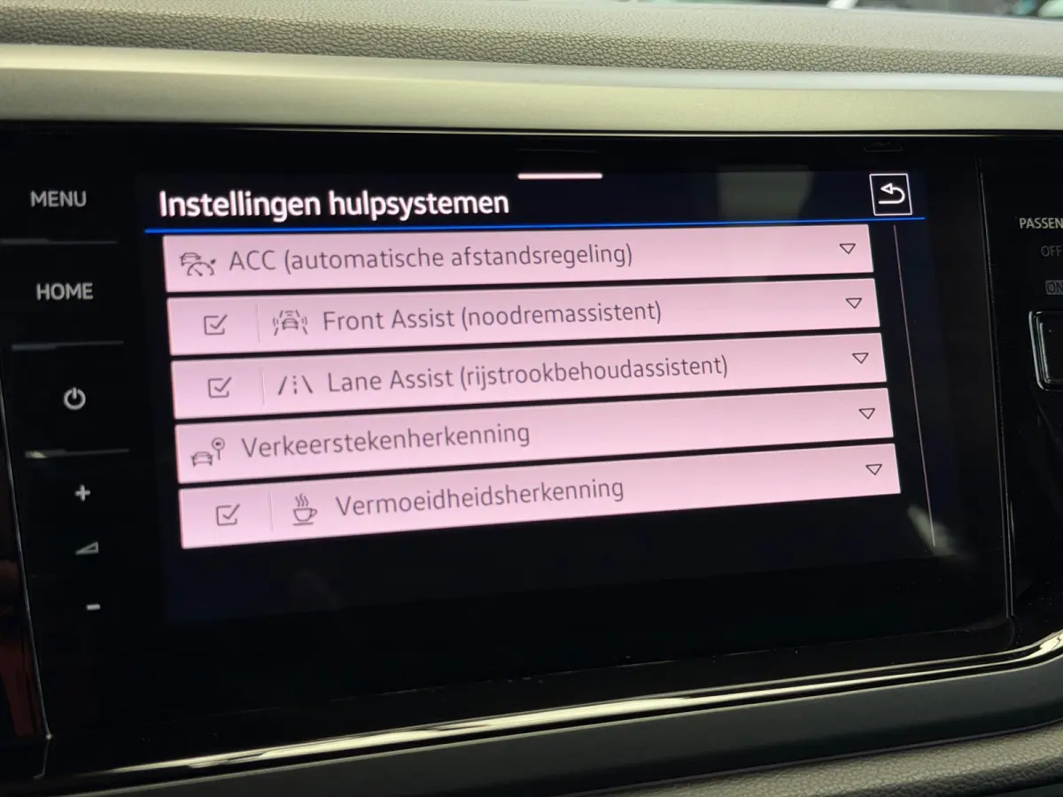 1.0 TSI 2x R-Line Panorama CarPlay Camera