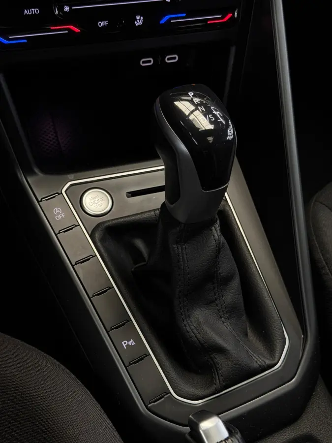 1.0 TSI 2x R-Line Panorama CarPlay Camera