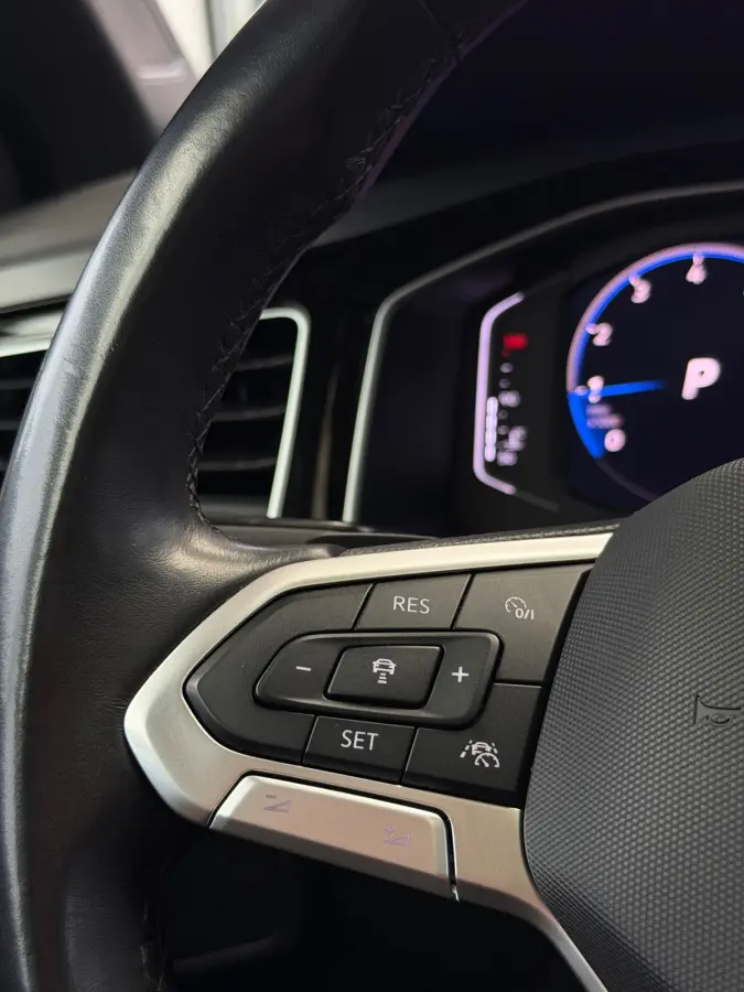 1.0 TSI 2x R-Line Panorama CarPlay Camera