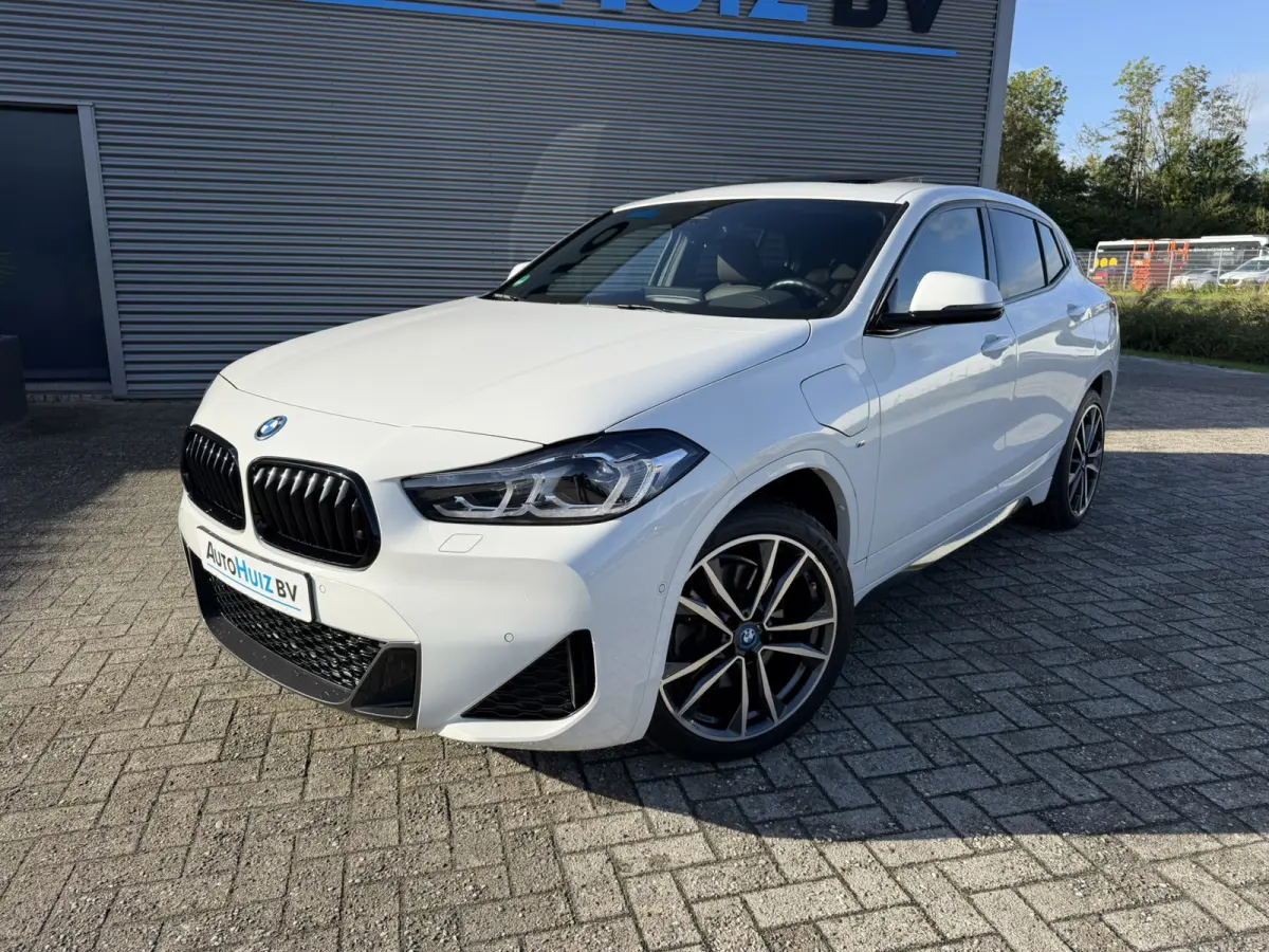 xDrive25e High Executive M Sport Pano HUD Leder Navi Plus 19 Inch Stuurverwarming Driving Assistant Plus ACC Carplay Achteruitrijcamera