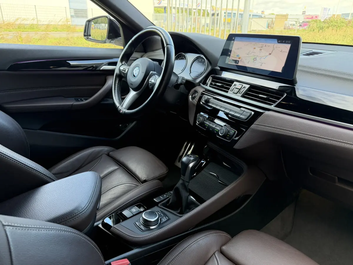 xDrive25e High Executive M Sport Pano HUD Leder Navi Plus 19 Inch Stuurverwarming Driving Assistant Plus ACC Carplay Achteruitrijcamera