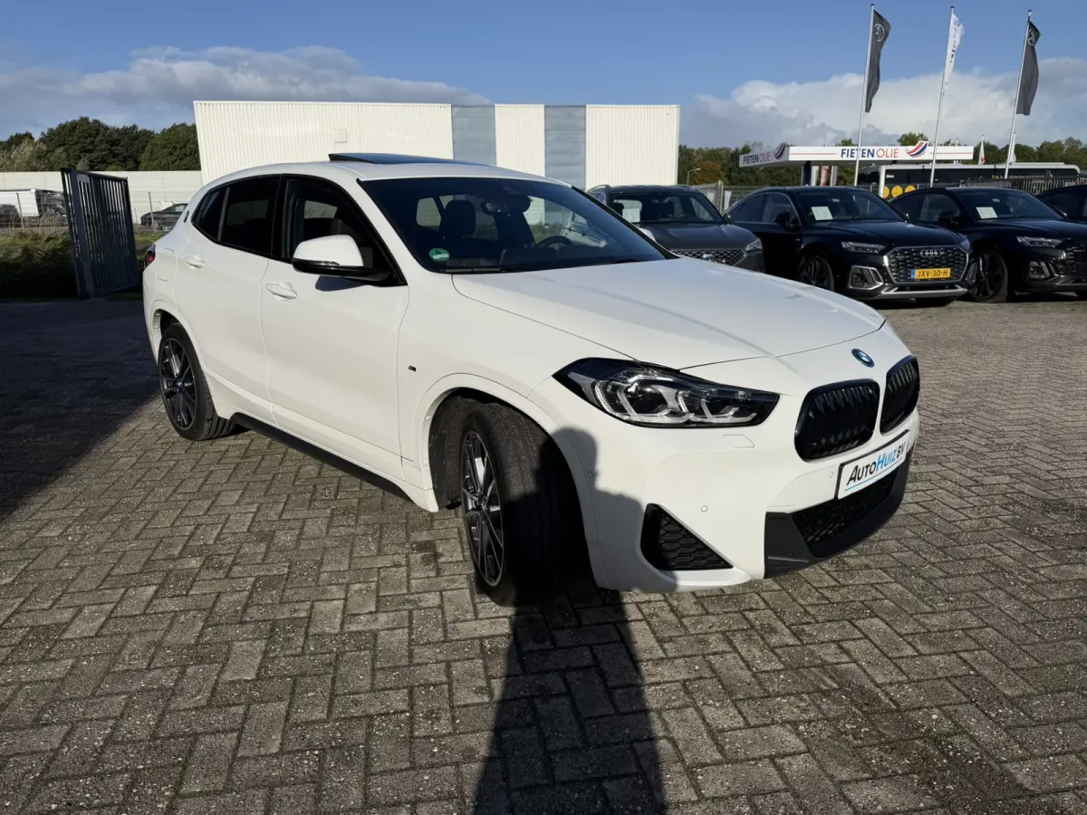 xDrive25e High Executive M Sport Pano HUD Leder Navi Plus 19 Inch Stuurverwarming Driving Assistant Plus ACC Carplay Achteruitrijcamera