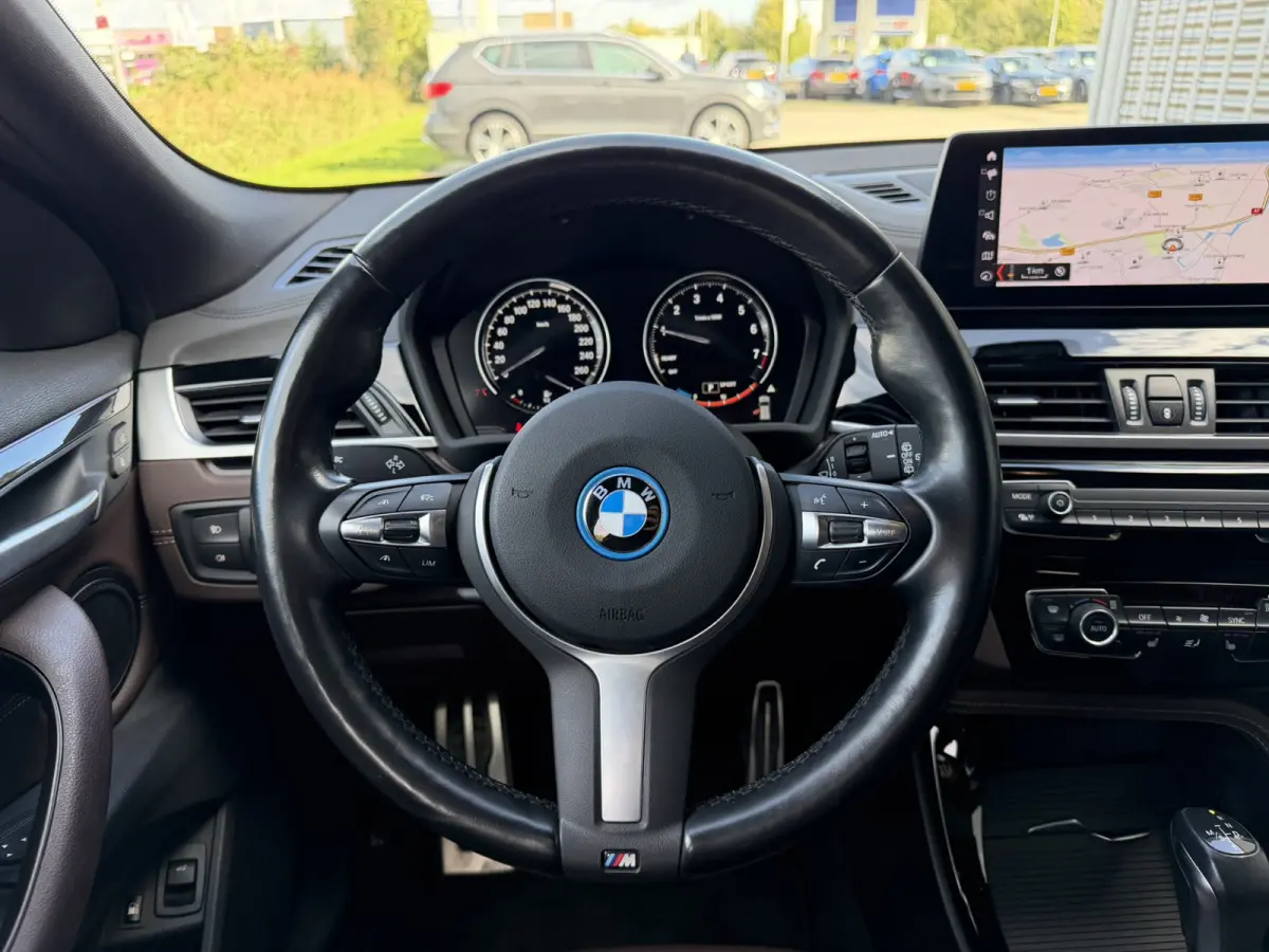 xDrive25e High Executive M Sport Pano HUD Leder Navi Plus 19 Inch Stuurverwarming Driving Assistant Plus ACC Carplay Achteruitrijcamera