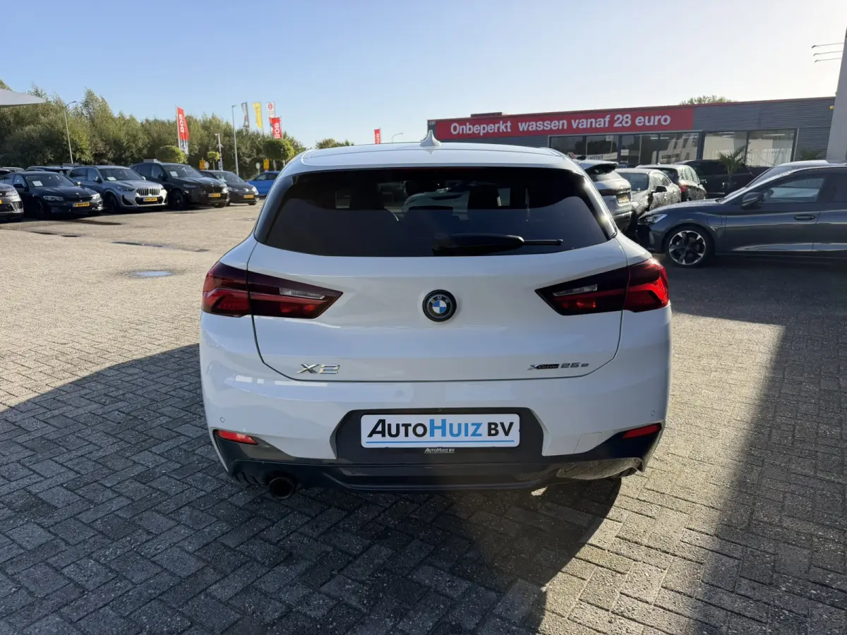 xDrive25e High Executive M Sport Pano HUD Leder Navi Plus 19 Inch Stuurverwarming Driving Assistant Plus ACC Carplay Achteruitrijcamera