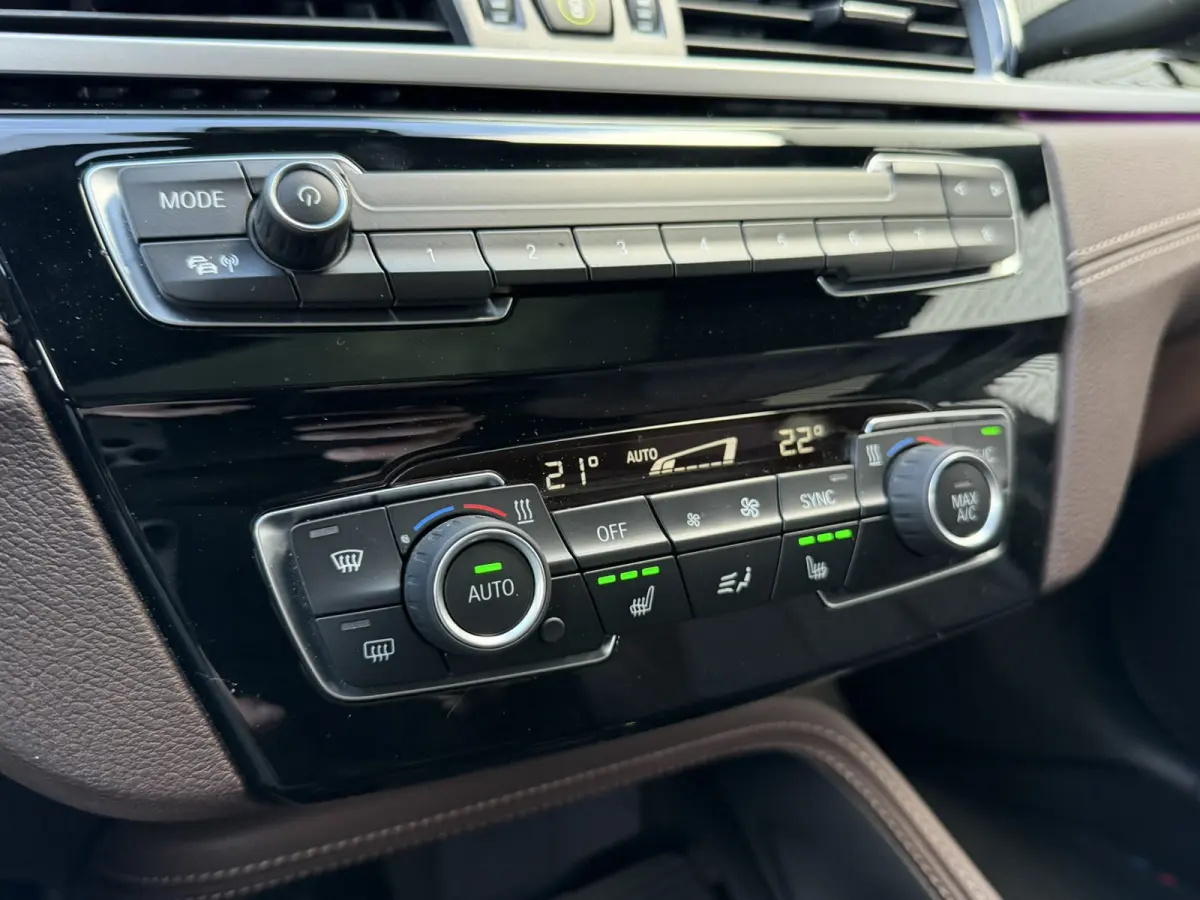 xDrive25e High Executive M Sport Pano HUD Leder Navi Plus 19 Inch Stuurverwarming Driving Assistant Plus ACC Carplay Achteruitrijcamera