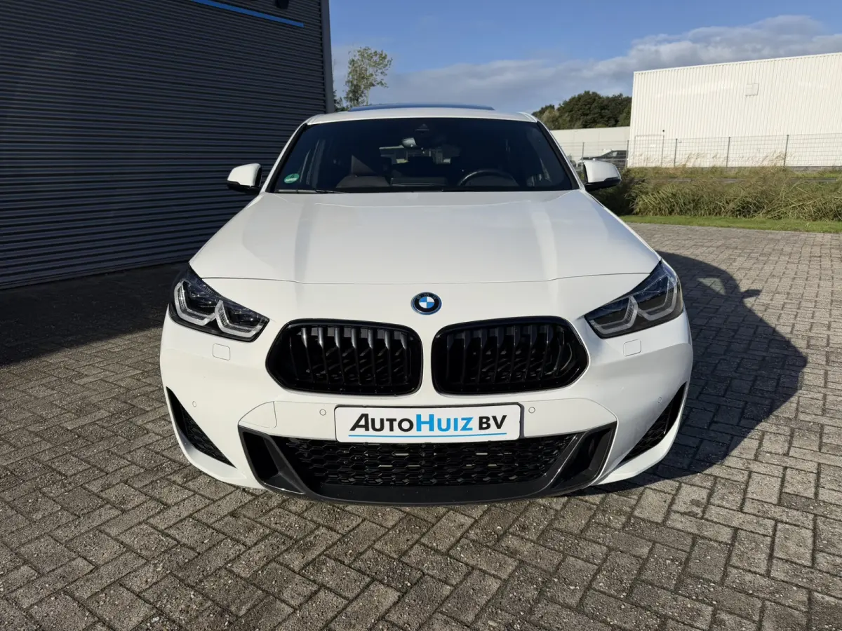 xDrive25e High Executive M Sport Pano HUD Leder Navi Plus 19 Inch Stuurverwarming Driving Assistant Plus ACC Carplay Achteruitrijcamera