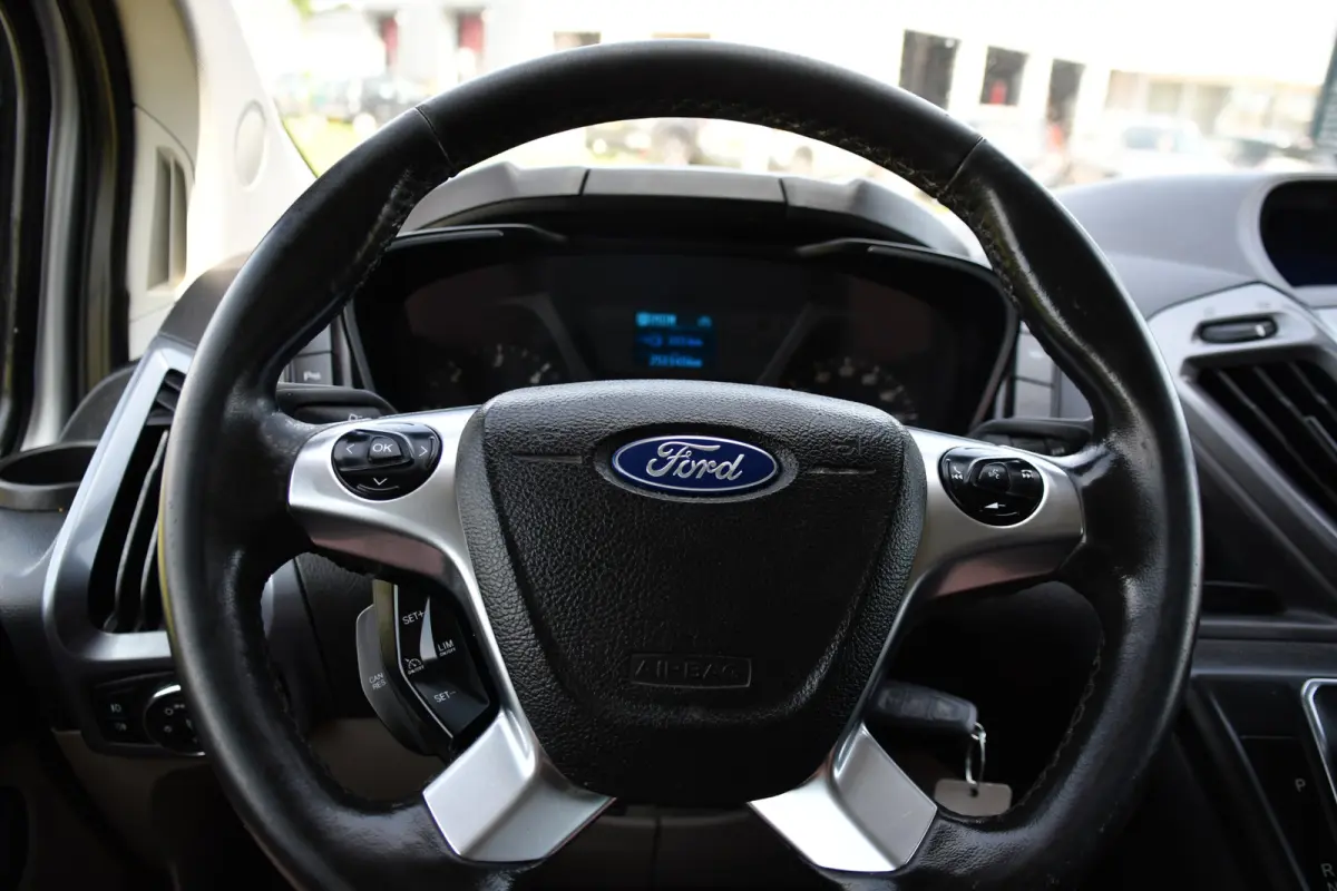 290 2.0 TDCI L2H1 Limited DC Camera, Cruise, Sensoren, 2 x Schuifdeur, 170pk, Automaat, Trekhaak, Leder, Uniek!