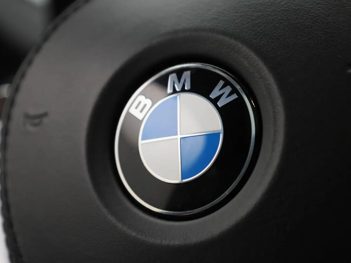 520i Business Edition Plus | Automaat | Panoramadak | Apple Carplay / Android Auto | Stoelverwarming | Stuurverwarming | Achteruitrijcamera |