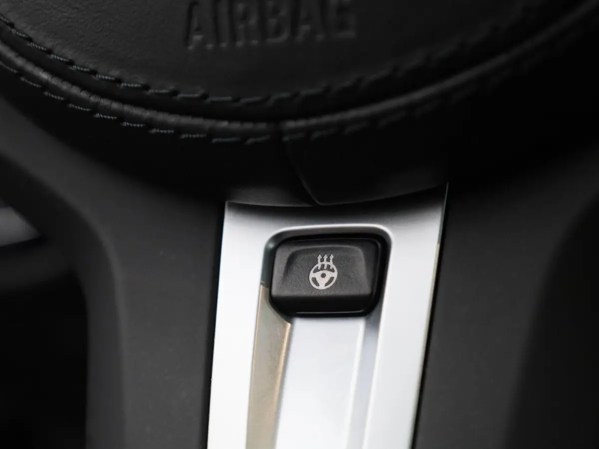 520i Business Edition Plus | Automaat | Panoramadak | Apple Carplay / Android Auto | Stoelverwarming | Stuurverwarming | Achteruitrijcamera |