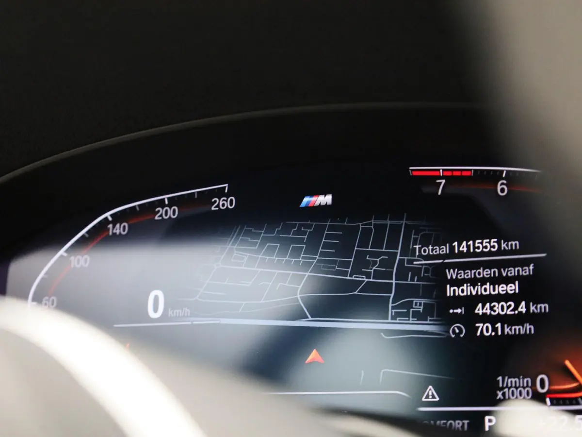 520i Business Edition Plus | Automaat | Panoramadak | Apple Carplay / Android Auto | Stoelverwarming | Stuurverwarming | Achteruitrijcamera |