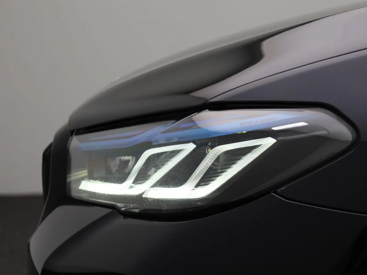 520i Business Edition Plus | Automaat | Panoramadak | Apple Carplay / Android Auto | Stoelverwarming | Stuurverwarming | Achteruitrijcamera |