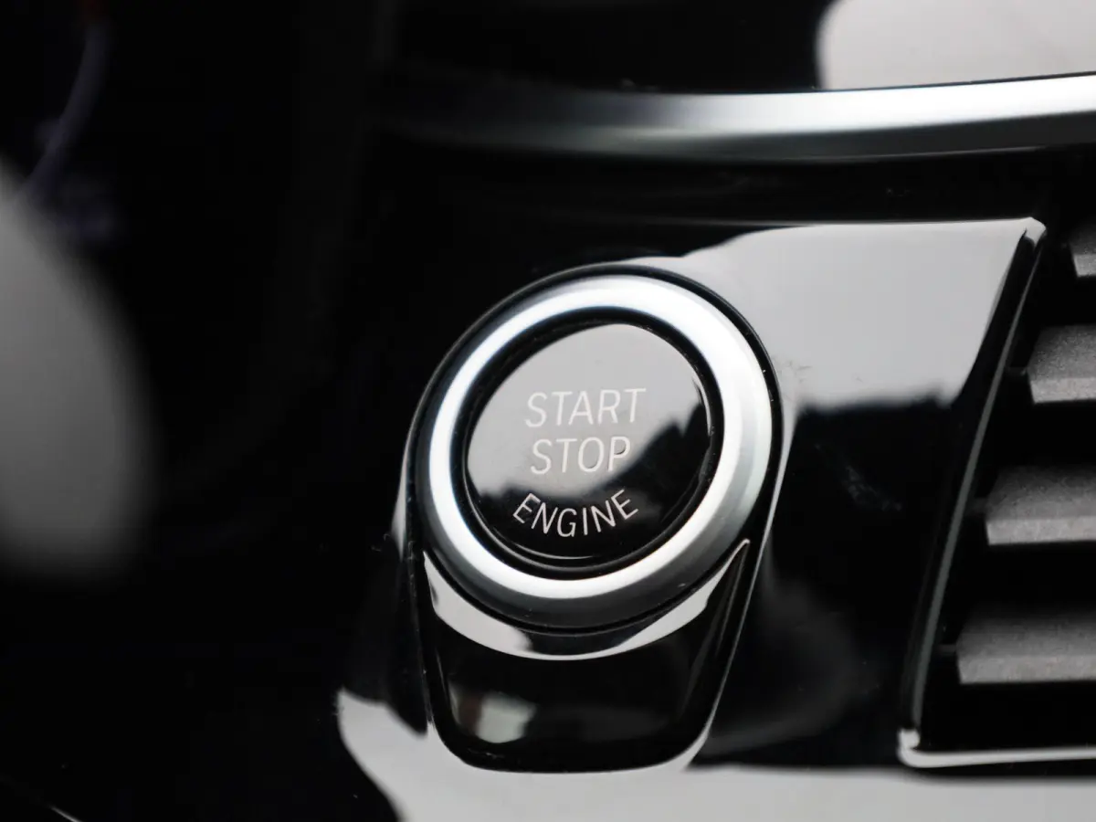 520i Business Edition Plus | Automaat | Panoramadak | Apple Carplay / Android Auto | Stoelverwarming | Stuurverwarming | Achteruitrijcamera |