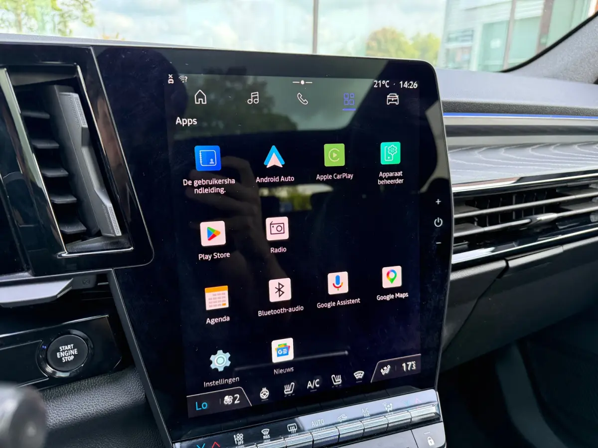 1.2 E-Tech full hybrid 200 iconic - Automaat - Glasdak - Winterpakket - Navi - 360 Camera