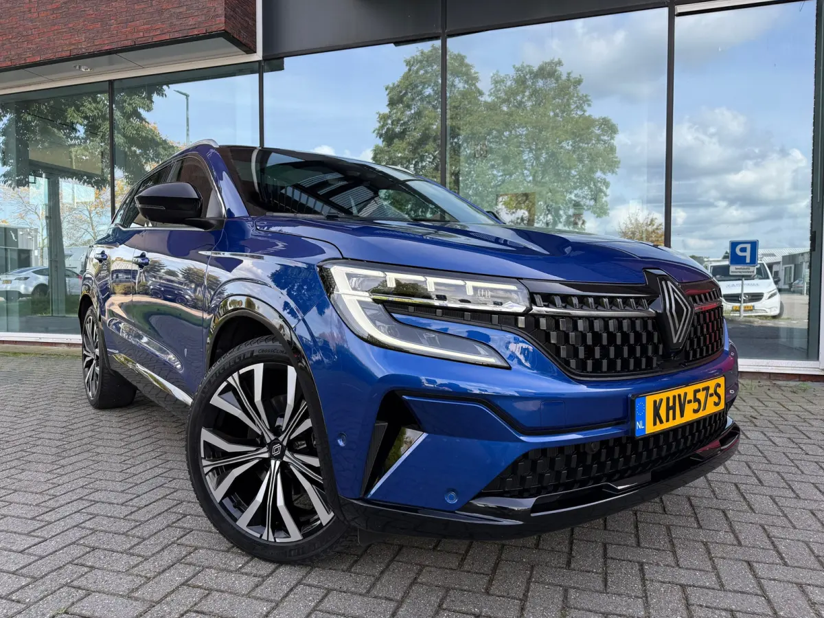 1.2 E-Tech full hybrid 200 iconic - Automaat - Glasdak - Winterpakket - Navi - 360 Camera