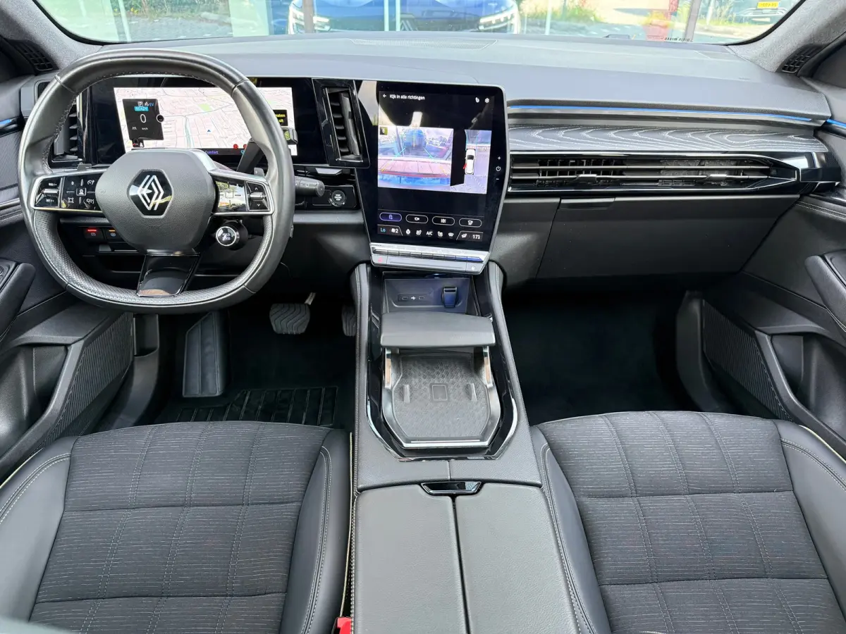 1.2 E-Tech full hybrid 200 iconic - Automaat - Glasdak - Winterpakket - Navi - 360 Camera