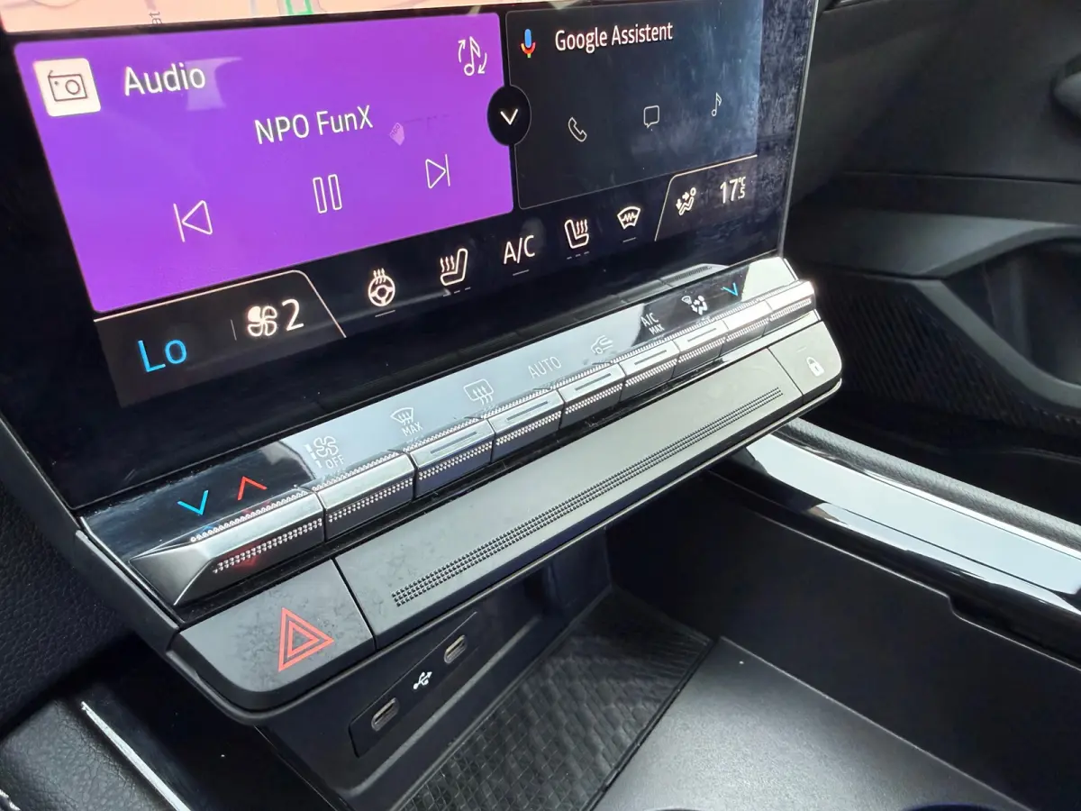 1.2 E-Tech full hybrid 200 iconic - Automaat - Glasdak - Winterpakket - Navi - 360 Camera