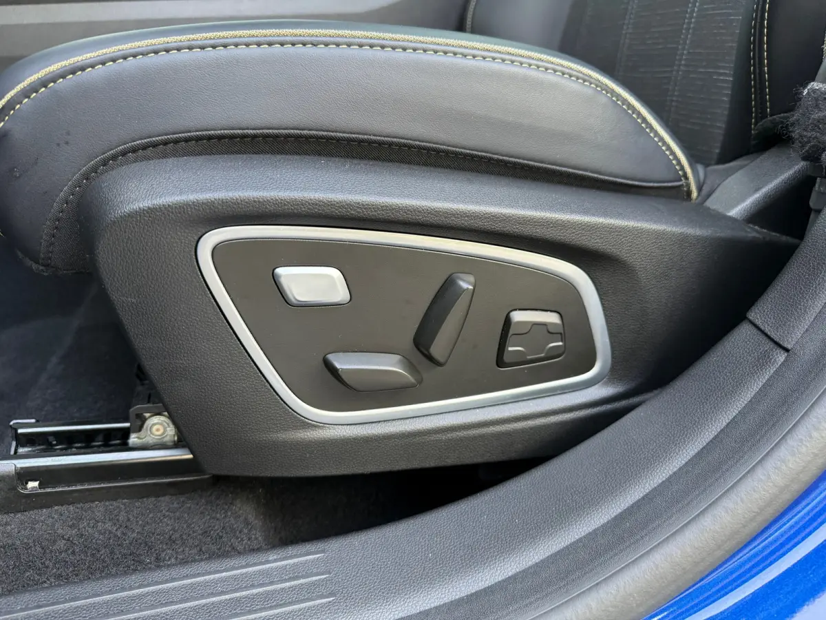 1.2 E-Tech full hybrid 200 iconic - Automaat - Glasdak - Winterpakket - Navi - 360 Camera