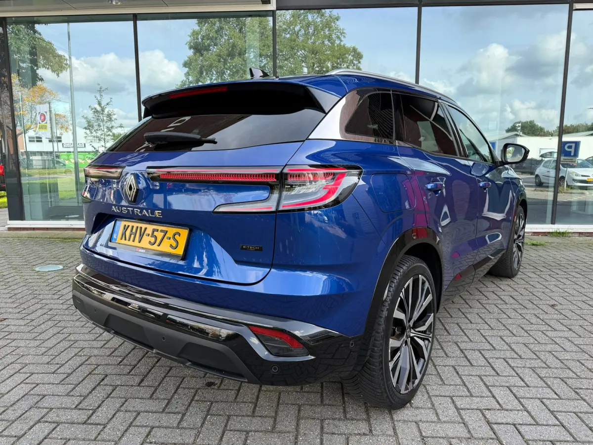 1.2 E-Tech full hybrid 200 iconic - Automaat - Glasdak - Winterpakket - Navi - 360 Camera