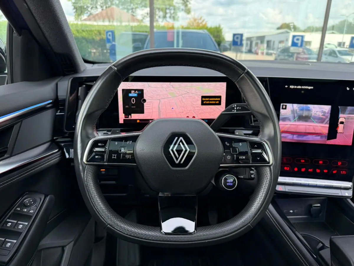 1.2 E-Tech full hybrid 200 iconic - Automaat - Glasdak - Winterpakket - Navi - 360 Camera