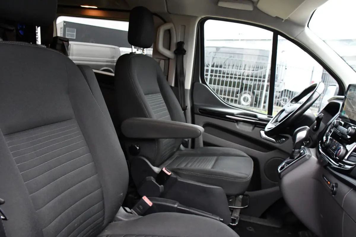 300 2.0 TDCI L2H1 DC Raptor Edition Limited Camera, Cruise, Carplay, 130pk, Automaat, Sensoren, Multimedia, 2 x Schuifdeur, UNIEK!