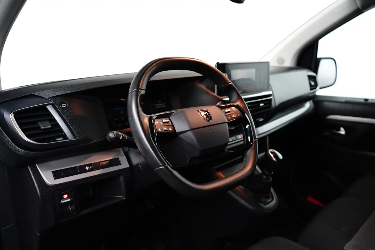 2.0 BlueHDi 145 L3 | Automatische airconditioning | Houtvloer Laadruimte met Antislip-profiel en Zijbekleding (Hout) met Wielkastbekleding | Multifunctioneel display met HD Touchscreen-kleur