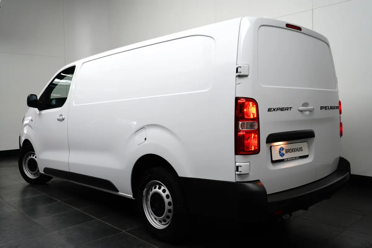 2.0 BlueHDi 145 L3 | Automatische airconditioning | Houtvloer Laadruimte met Antislip-profiel en Zijbekleding (Hout) met Wielkastbekleding | Multifunctioneel display met HD Touchscreen-kleur