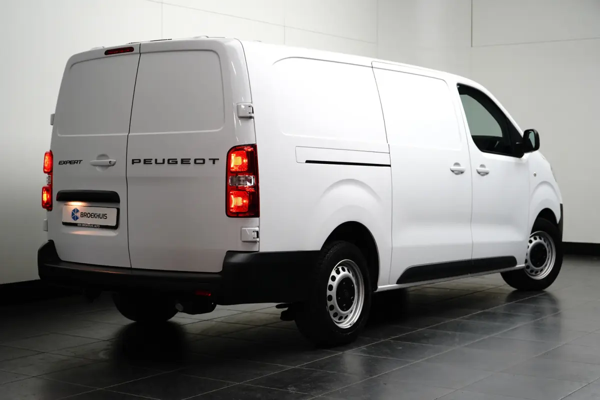2.0 BlueHDi 145 L3 | Automatische airconditioning | Houtvloer Laadruimte met Antislip-profiel en Zijbekleding (Hout) met Wielkastbekleding | Multifunctioneel display met HD Touchscreen-kleur
