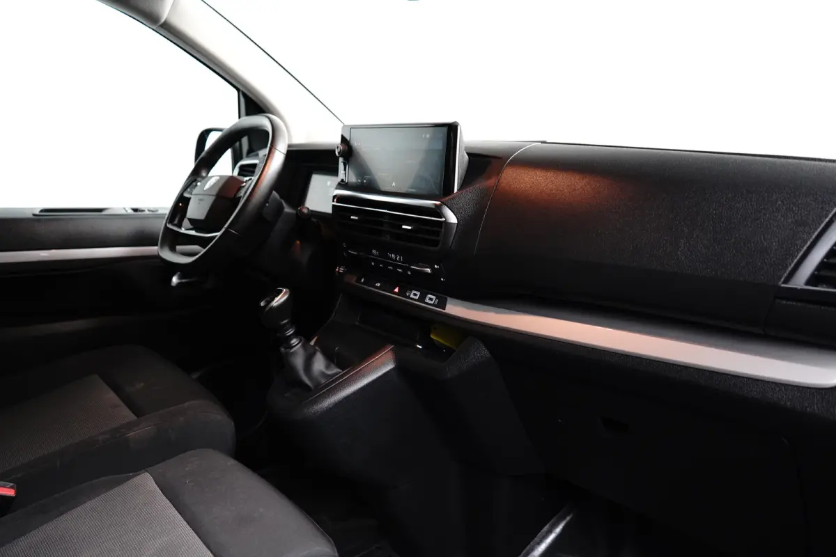 2.0 BlueHDi 145 L3 | Automatische airconditioning | Houtvloer Laadruimte met Antislip-profiel en Zijbekleding (Hout) met Wielkastbekleding | Multifunctioneel display met HD Touchscreen-kleur