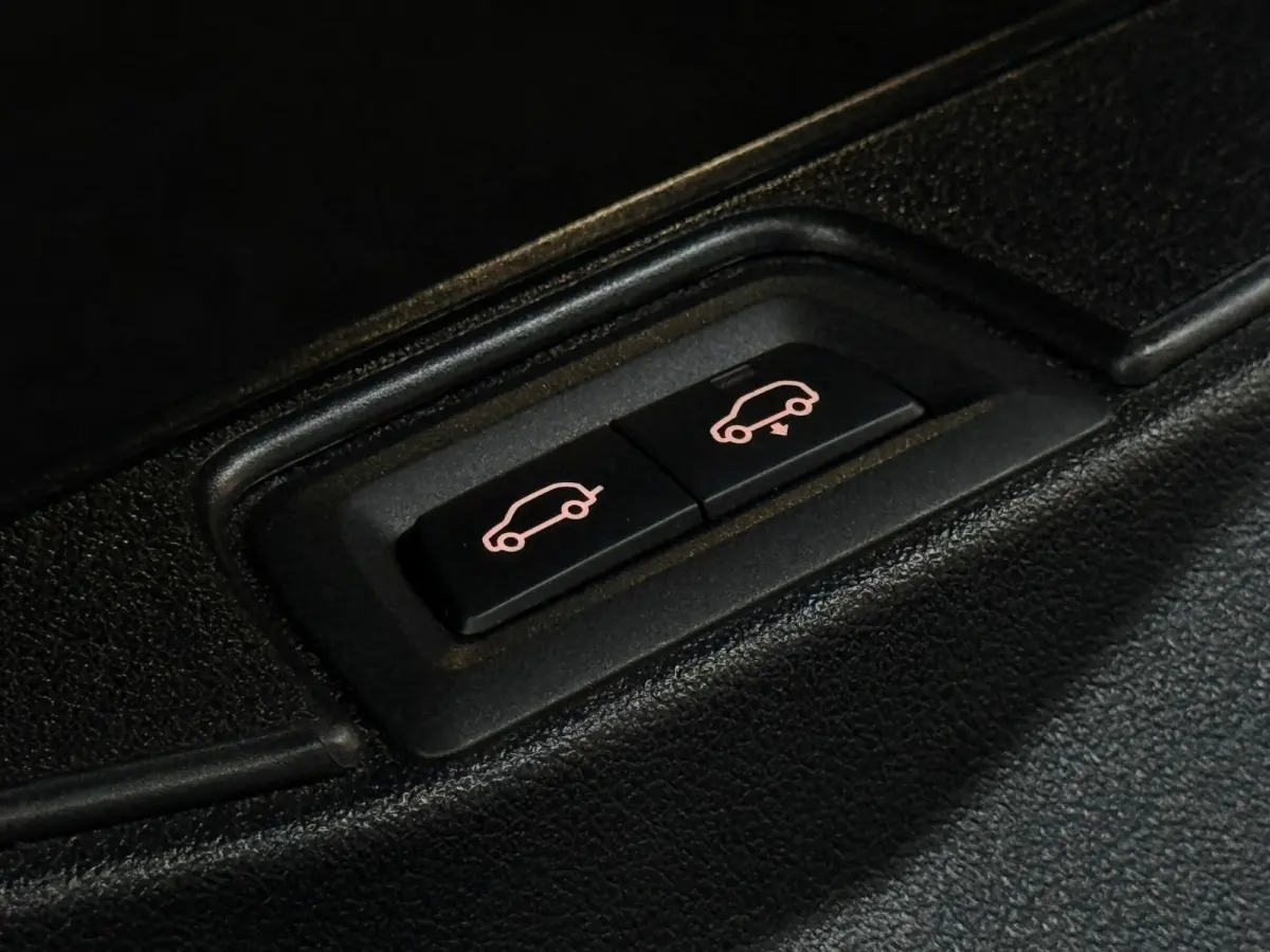 XDrive45e High Executive M Sport Laser Harman Kardon