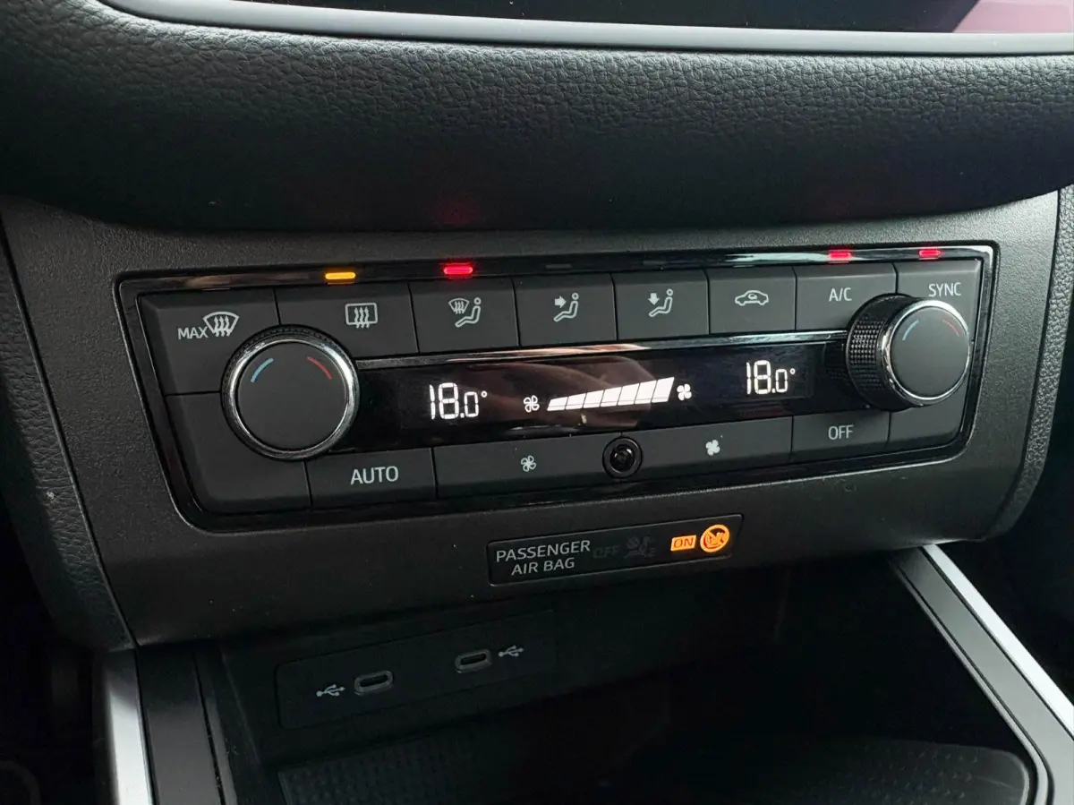 1.0 TSI 95pk FR Business Intense | Navigatie | Camera | Adaptive Cruise