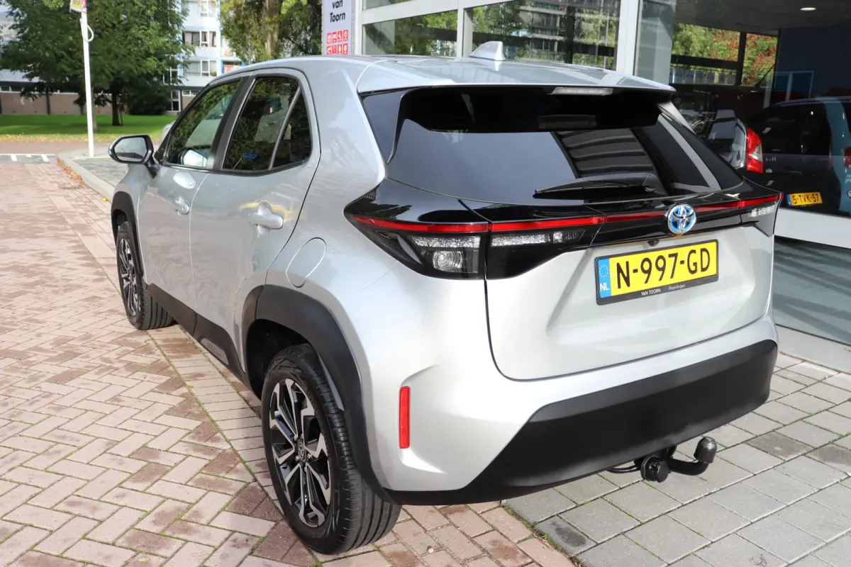 1.5 Hybrid First Edition Automaat . Trekhaak, clima, camera.