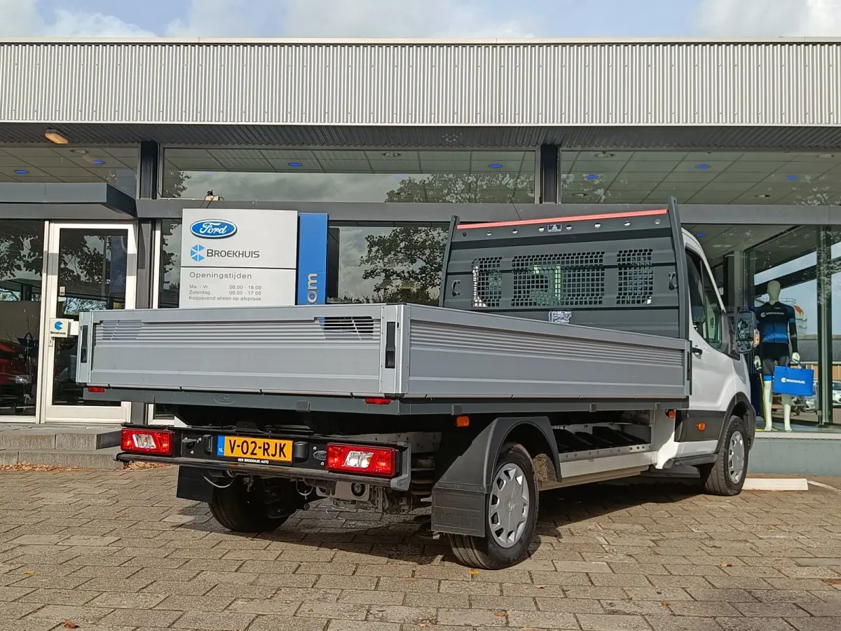 350 L4H1 Trend 68 kWh Pick-Up | 3500kg Trekgewicht! | 269pk | Laadbak | Nieuw | Snel Leverbaar! | Stoelverwarming | Voorruit verwarming | Navigatie | Apple / Android Carplay |