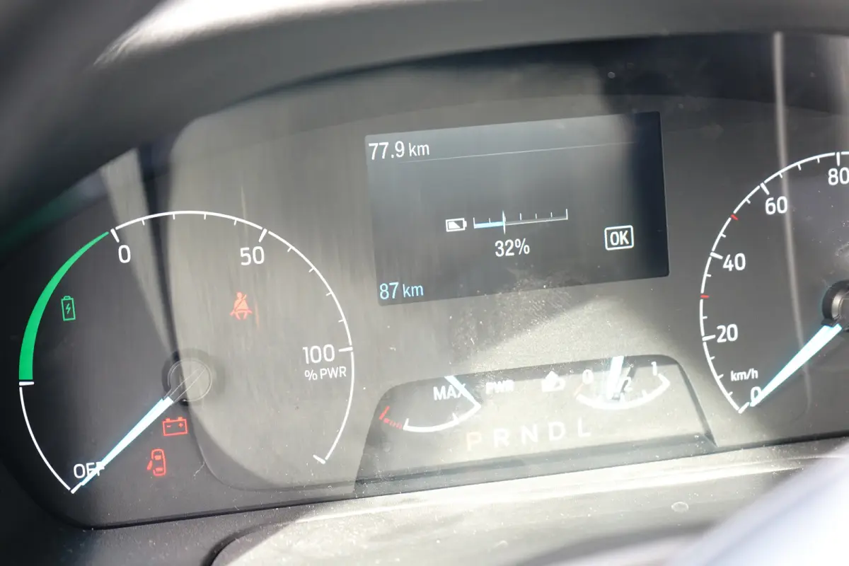 350 L4H1 Trend 68 kWh Pick-Up | 269pk | Laadbak | Nieuw | Snel Leverbaar! | Stoelverwarming | Voorruit verwarming | Navigatie | Apple / Android Carplay |