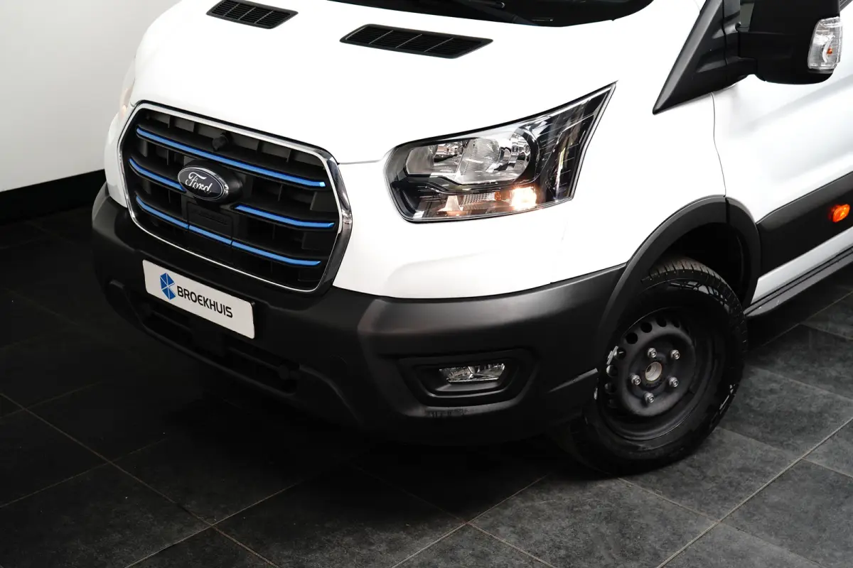 350 L4H1 Trend 68 kWh Pick-Up | 3500kg Trekgewicht! | 269pk | Laadbak | Nieuw | Snel Leverbaar! | Stoelverwarming | Voorruit verwarming | Navigatie | Apple / Android Carplay |