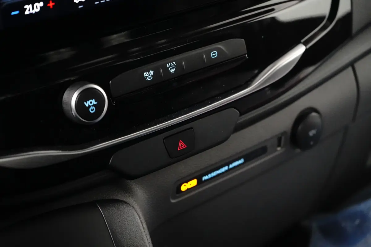350 L4H1 Trend 68 kWh Pick-Up | 269pk | Laadbak | Nieuw | Snel Leverbaar! | Stoelverwarming | Voorruit verwarming | Navigatie | Apple / Android Carplay |
