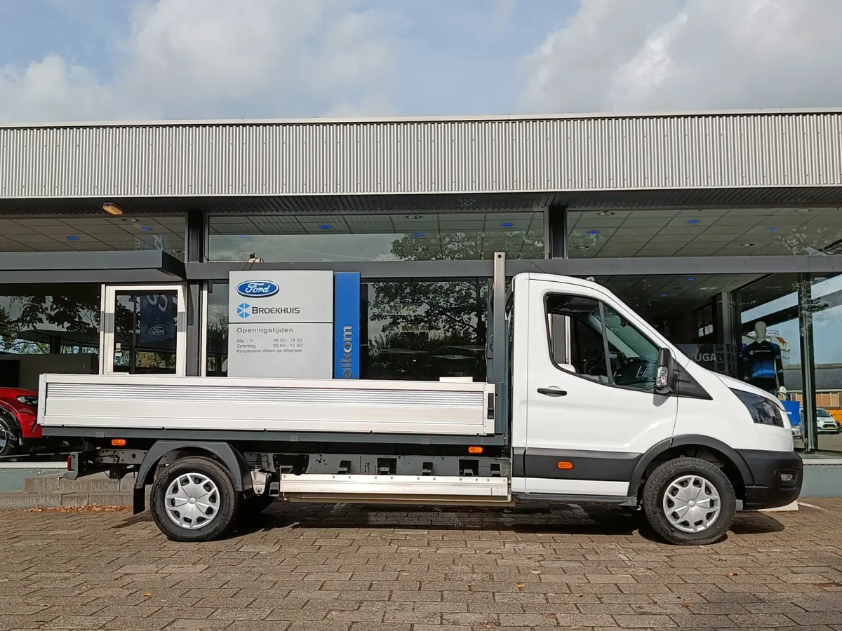350 L4H1 Trend 68 kWh Pick-Up | 3500kg Trekgewicht! | 269pk | Laadbak | Nieuw | Snel Leverbaar! | Stoelverwarming | Voorruit verwarming | Navigatie | Apple / Android Carplay |