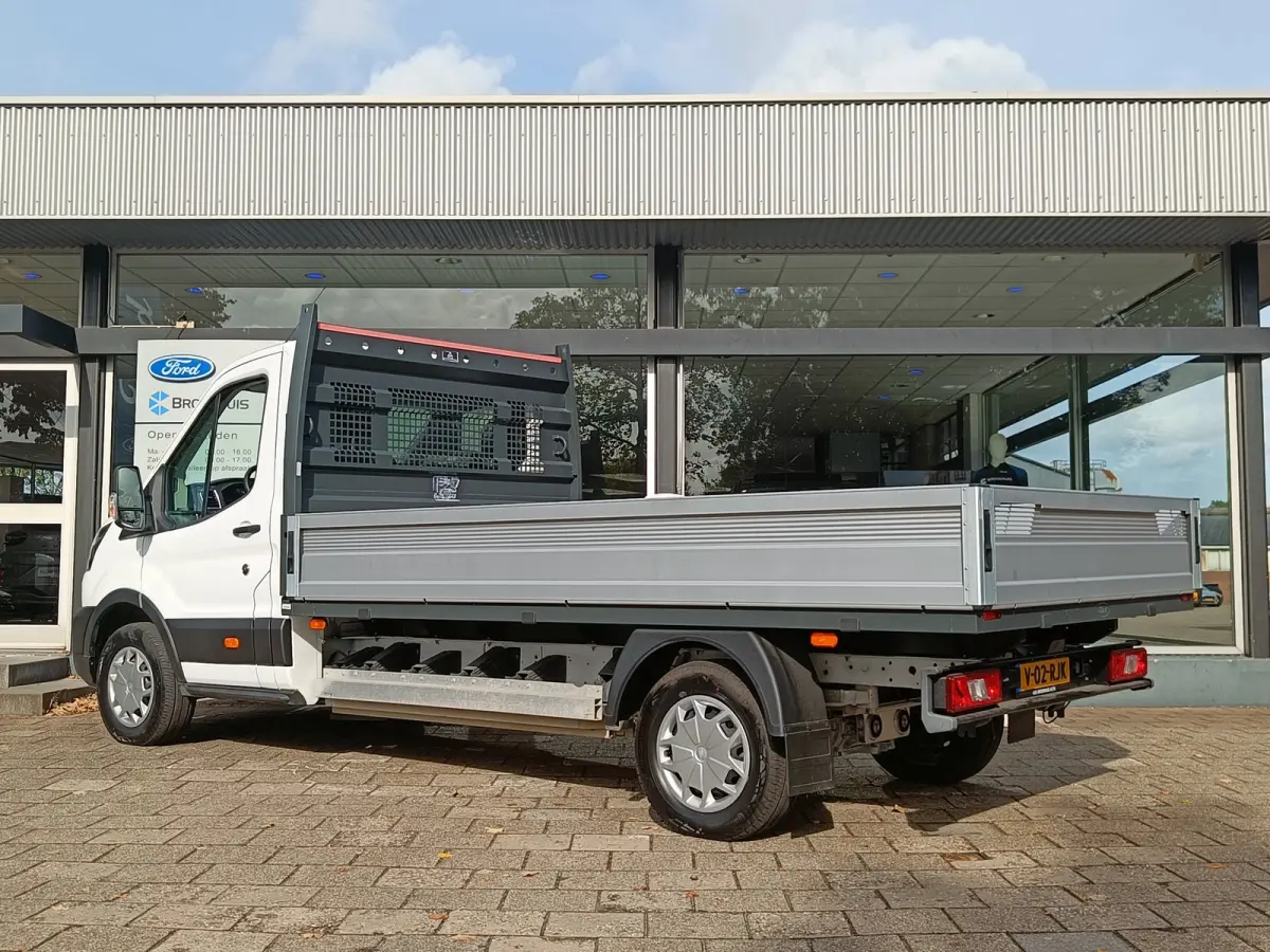 350 L4H1 Trend 68 kWh Pick-Up | 3500kg Trekgewicht! | 269pk | Laadbak | Nieuw | Snel Leverbaar! | Stoelverwarming | Voorruit verwarming | Navigatie | Apple / Android Carplay |