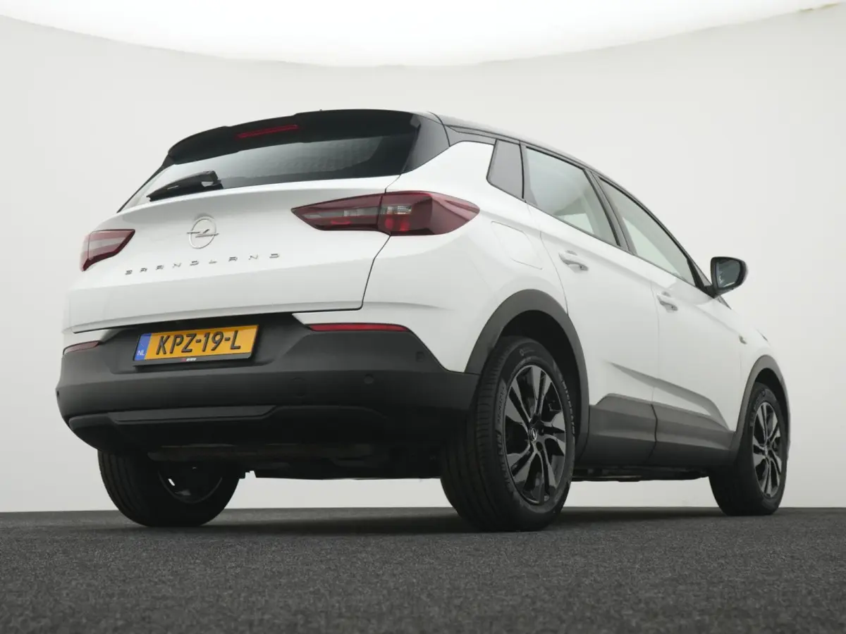 1.6 Turbo Plug-In Hybrid Business Edition - Automaat - Navi - Winterpakket - Camera - Parkeerhulp