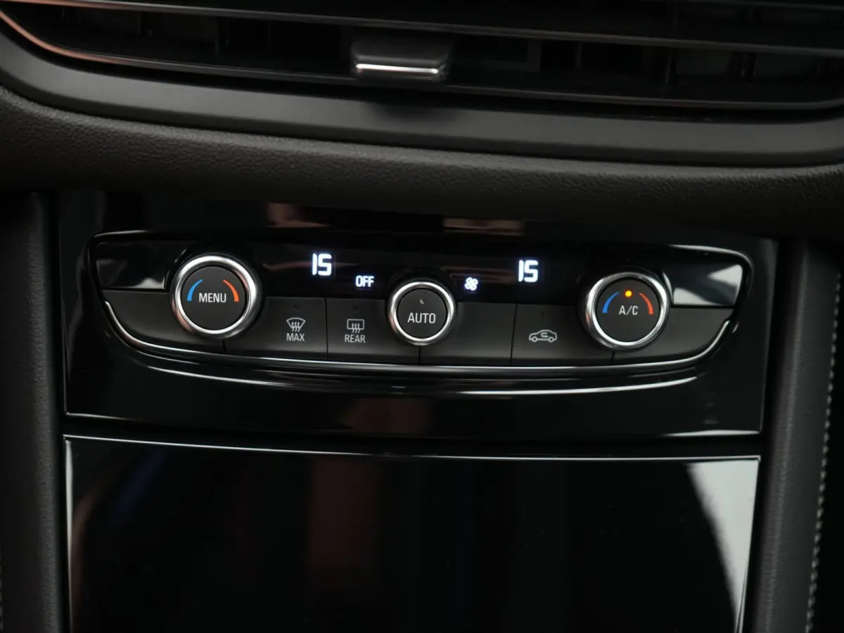 1.6 Turbo Plug-In Hybrid Business Edition - Automaat - Navi - Winterpakket - Camera - Parkeerhulp