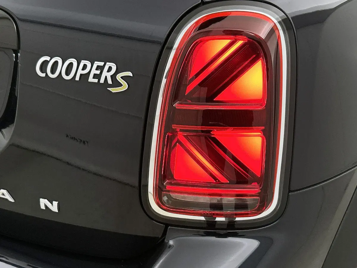 1.5 Cooper ALL4 Chili PHEV | HARMAN/KARDON | LEER | CAMERA | STOELVERWARMING | NAVIGATIE | ELEKTRISCH VERSTELBARE VOORSTOEL