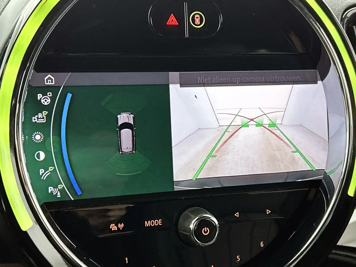 1.5 Cooper ALL4 Chili PHEV | HARMAN/KARDON | LEER | CAMERA | STOELVERWARMING | NAVIGATIE | ELEKTRISCH VERSTELBARE VOORSTOEL
